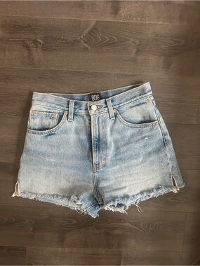 BDG Urban Outfitters High Rise Girlfriend Denim Cutoff Shorts Raw Hem / Size 26⁠